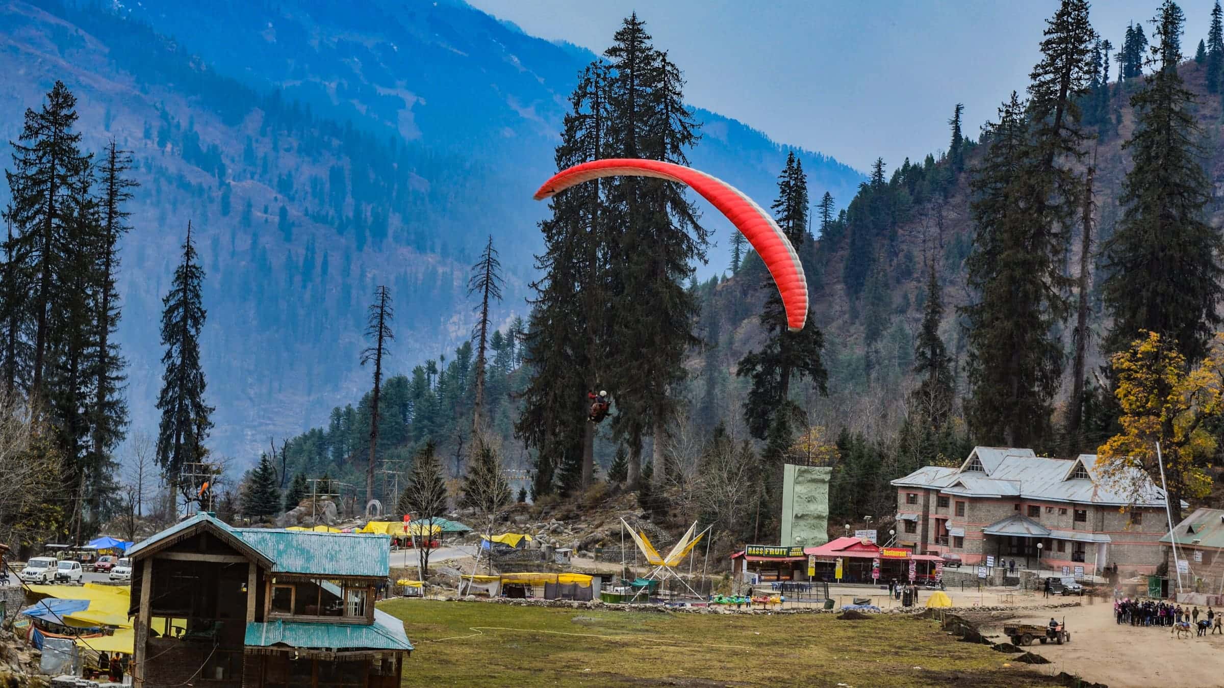 Paraglider above Solang Valley near Manali